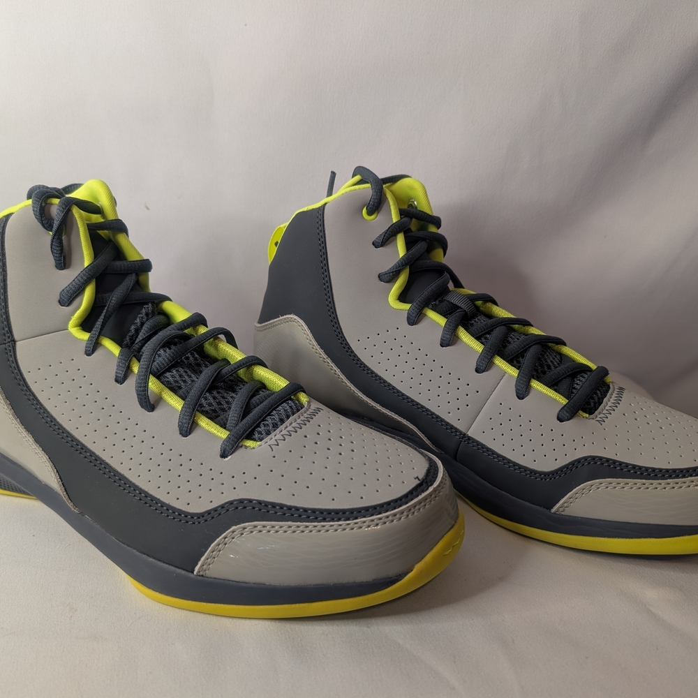 NIB Under Armour Jet Men's Size 9 Or Women's Size 10.5 Basketball Shoes